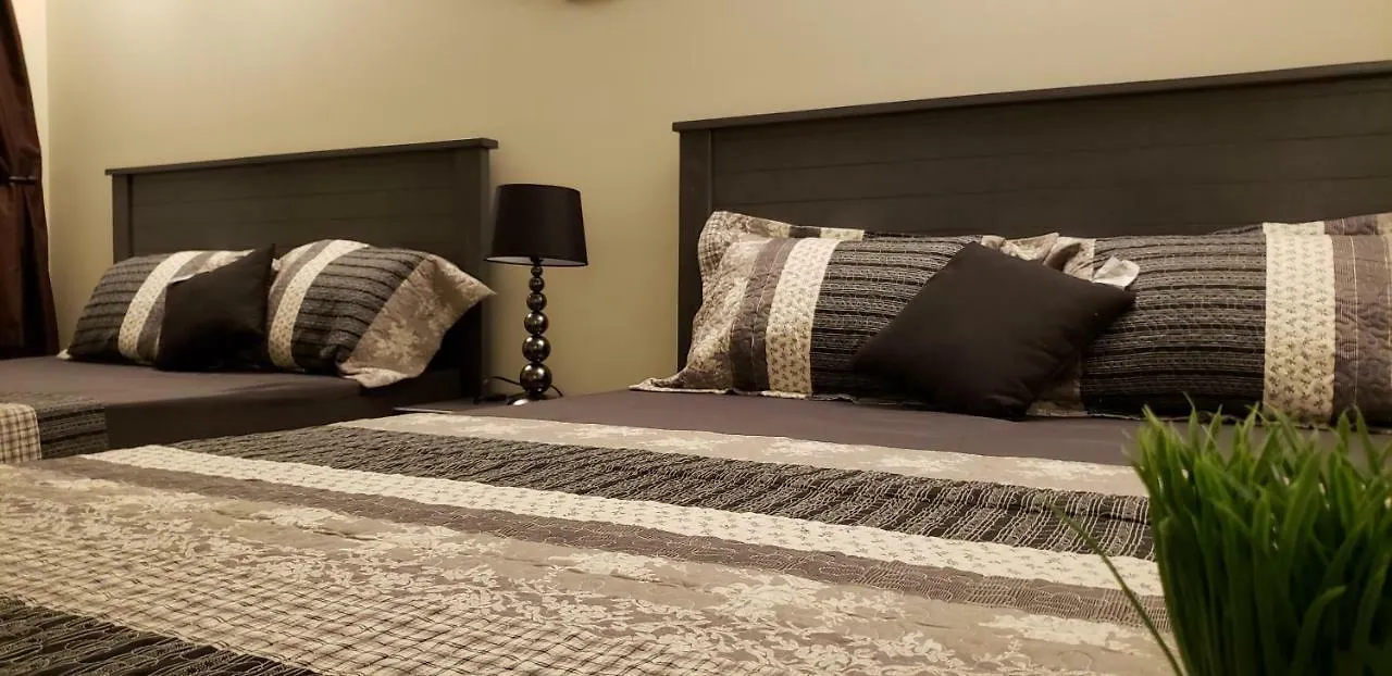 Farhad'S B&B Canada