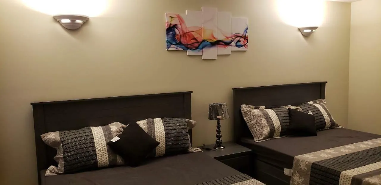 Farhad'S B&B Canada