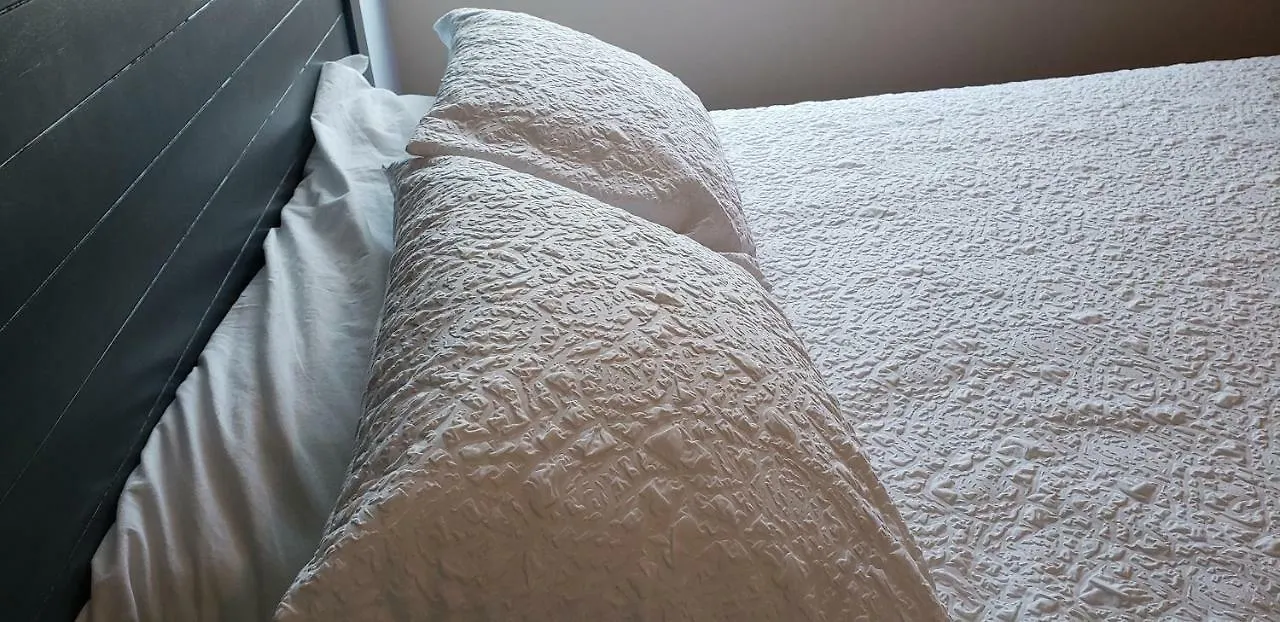 Farhad'S B&B 0*, Abbotsford