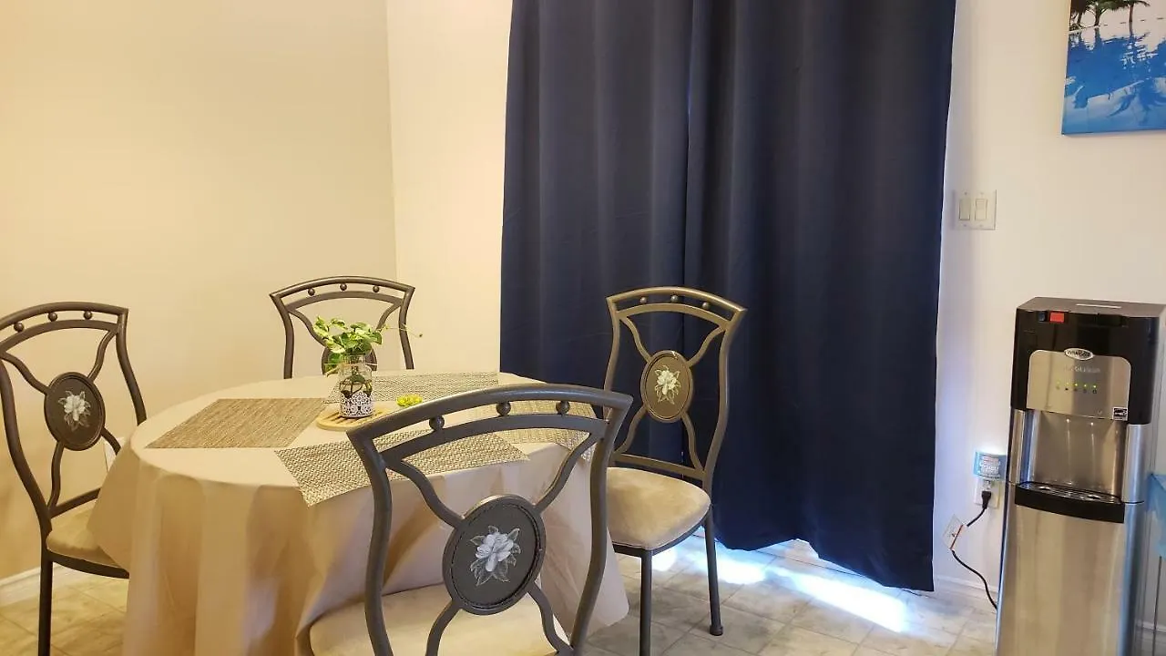 Guest house Farhad'S B&B Canada