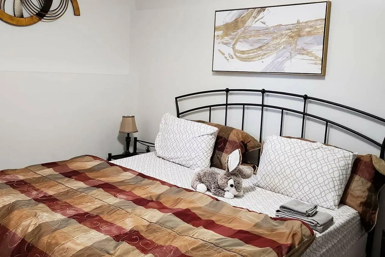 Farhad'S B&B Canada